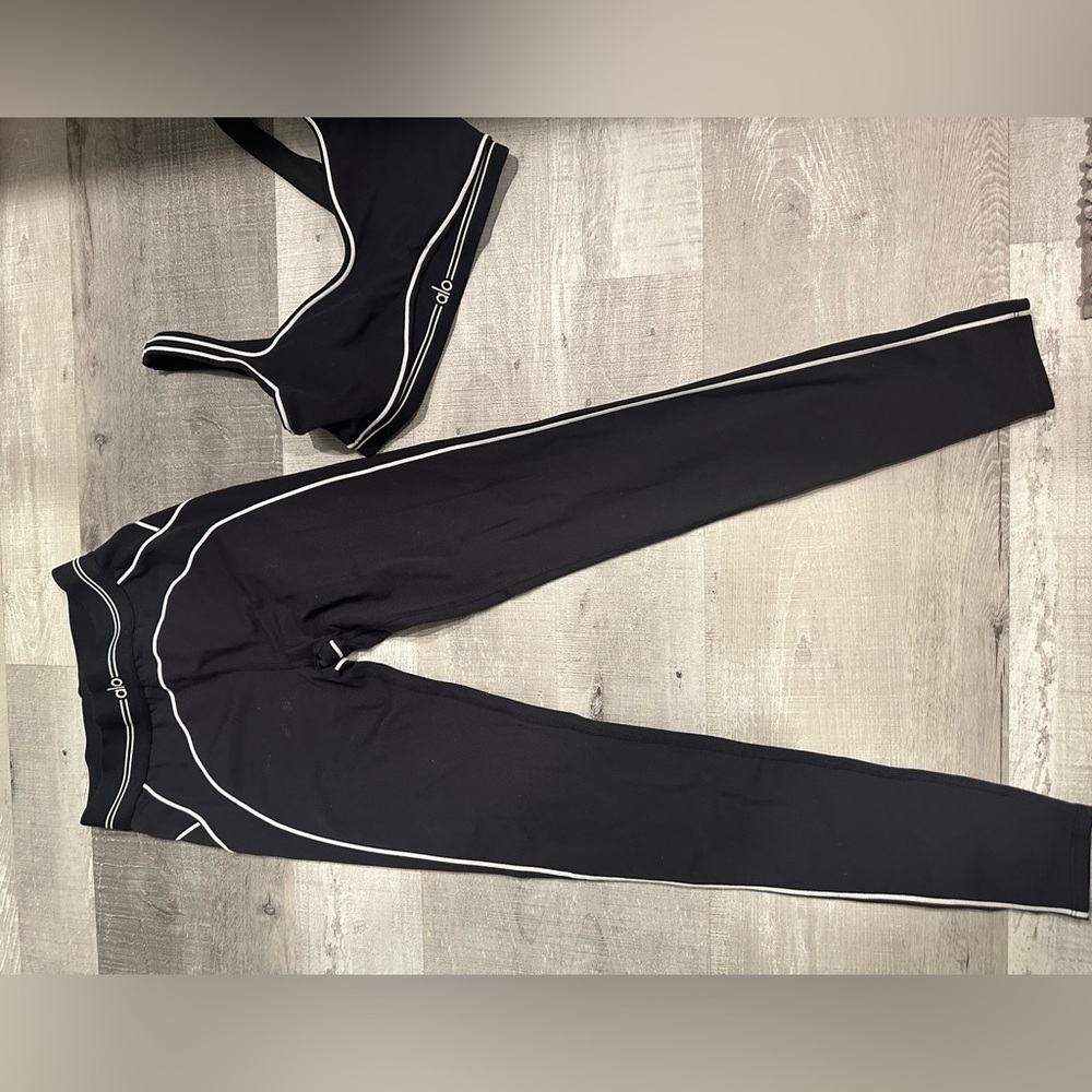 pre owned Black and White ALO medium  Activewear Set